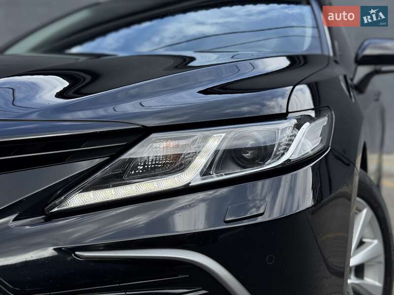 Седан Toyota Camry 2021 в Житомире