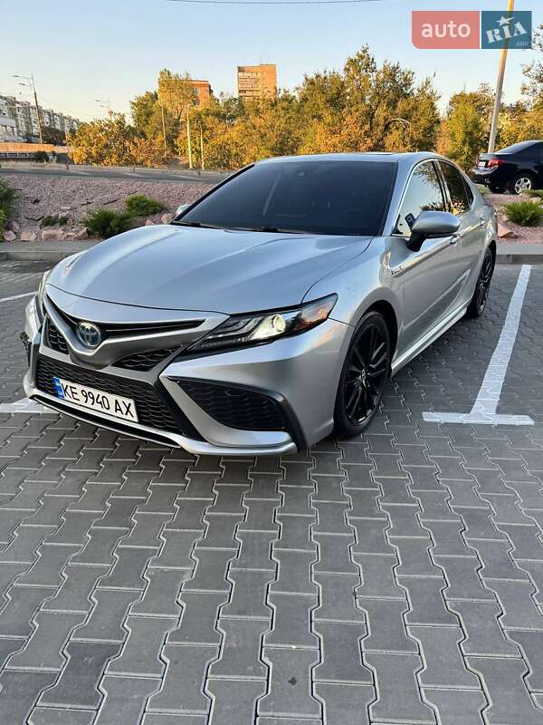 Toyota Camry 2021