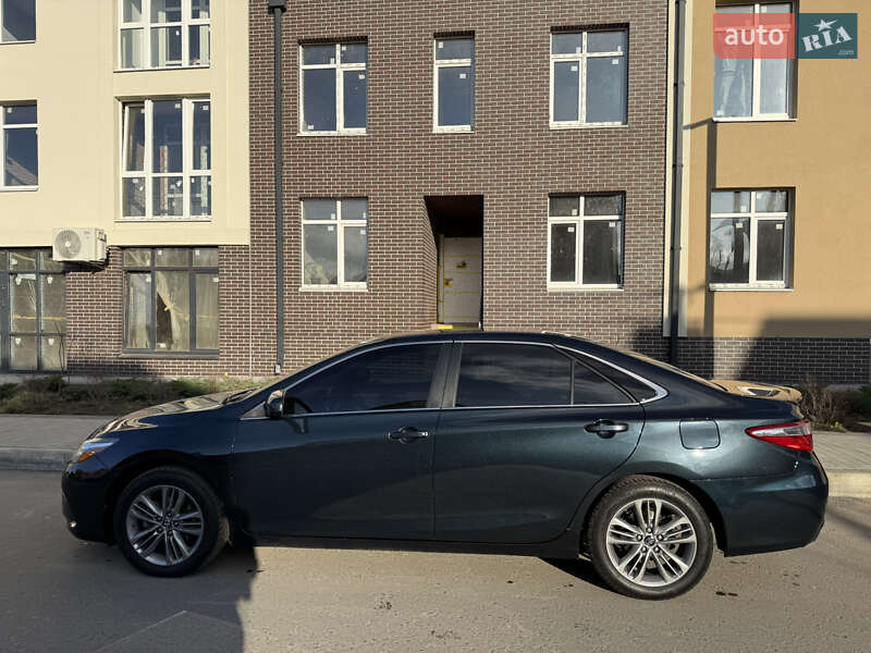 Седан Toyota Camry 2016 в Броварах