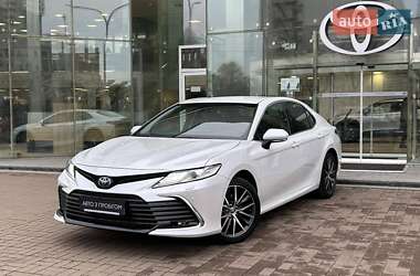 Седан Toyota Camry 2021 в Киеве