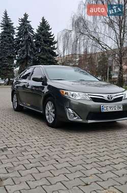 Седан Toyota Camry 2013 в Чернівцях