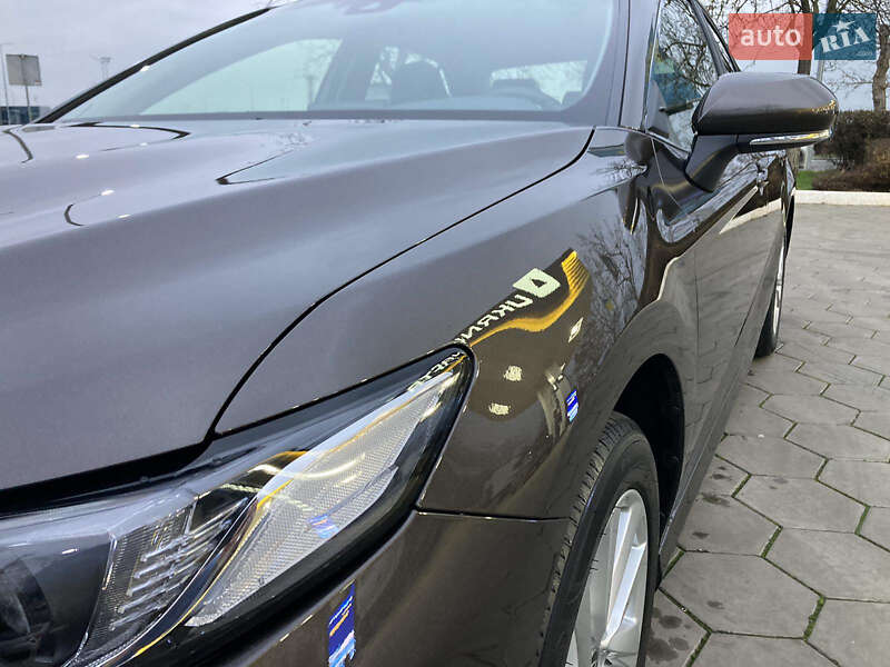 Седан Toyota Camry 2023 в Одессе