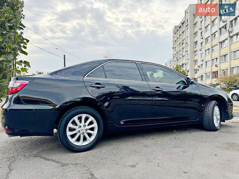 Седан Toyota Camry 2015 в Харькове