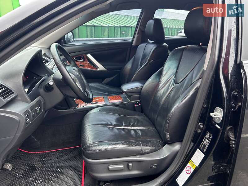 Седан Toyota Camry 2008 в Києві