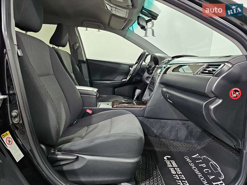 Седан Toyota Camry 2015 в Киеве фото 20 Седан Toyota Camry 2015 в Киеве