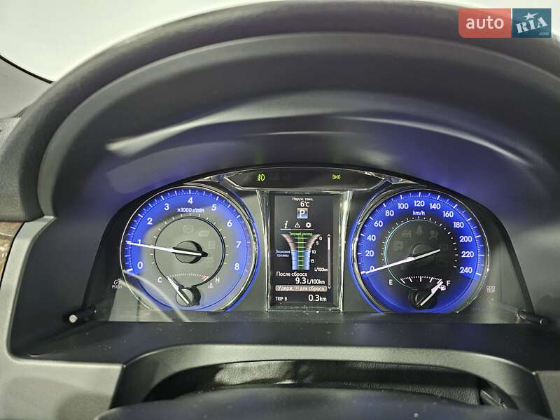 Седан Toyota Camry 2015 в Киеве фото 32 Седан Toyota Camry 2015 в Киеве