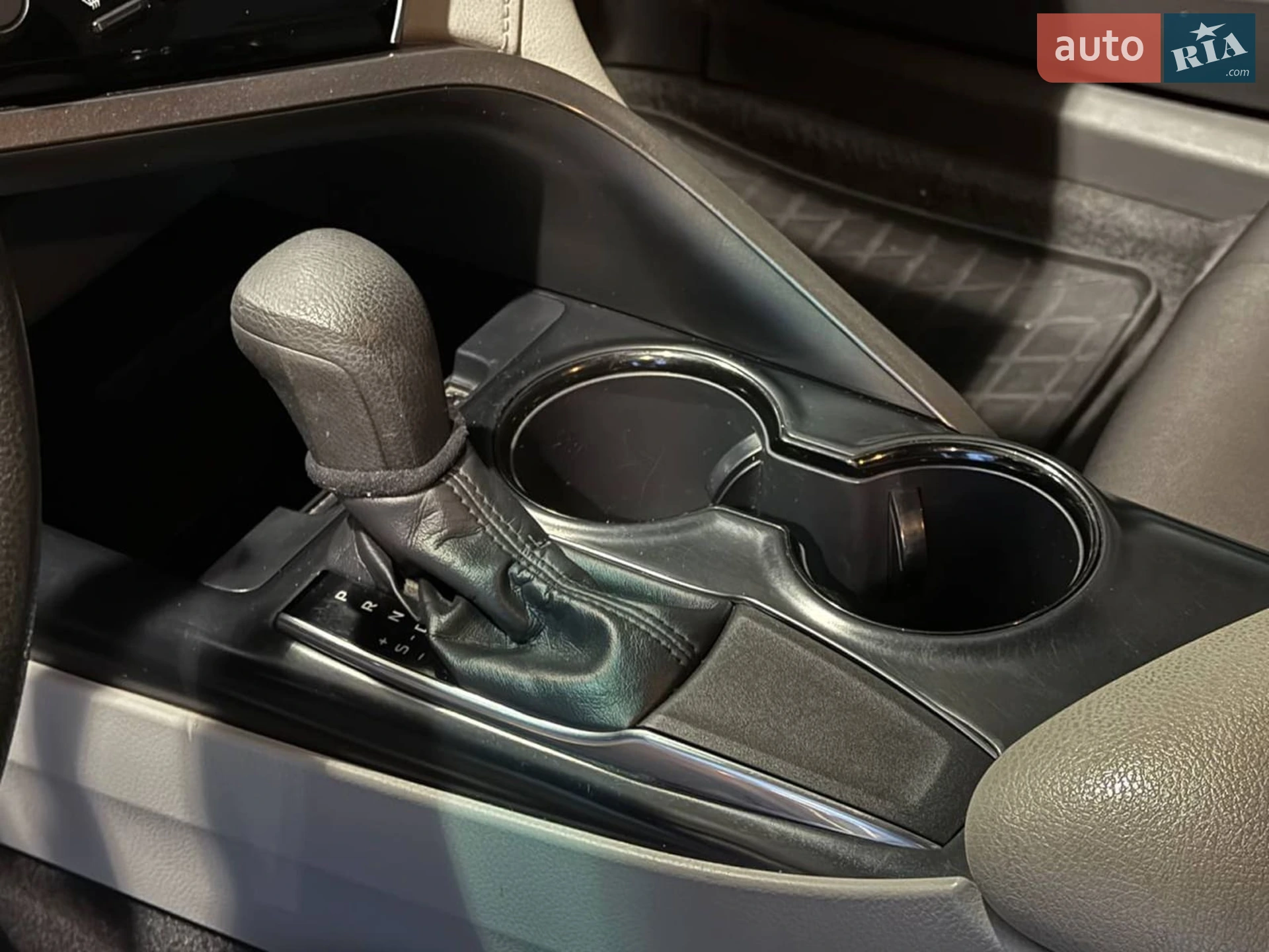 2018 Toyota Camry - мініатюра 13