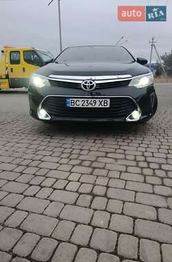 Седан Toyota Camry 2015 в Львові