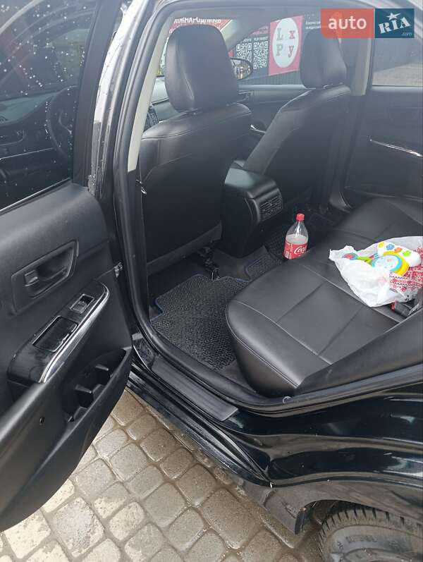 Седан Toyota Camry 2015 в Львове
