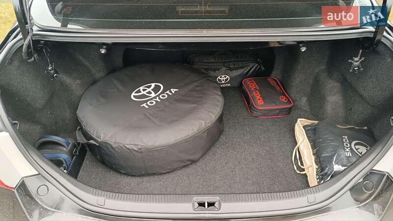 Седан Toyota Camry 2008 в Барышевке