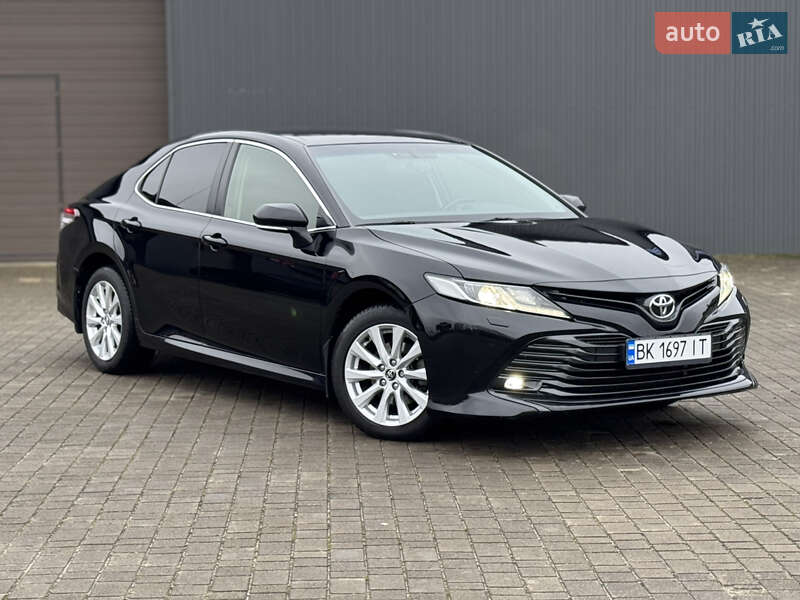 Toyota Camry 2019