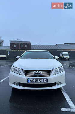 Седан Toyota Camry 2011 в Києві