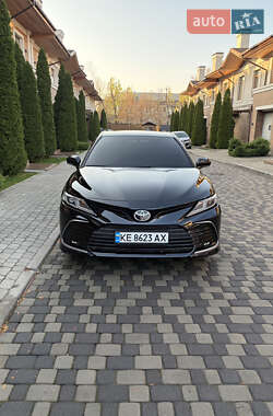 Седан Toyota Camry 2022 в Днепре