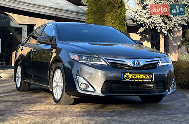 Седан Toyota Camry 2013 в Львові
