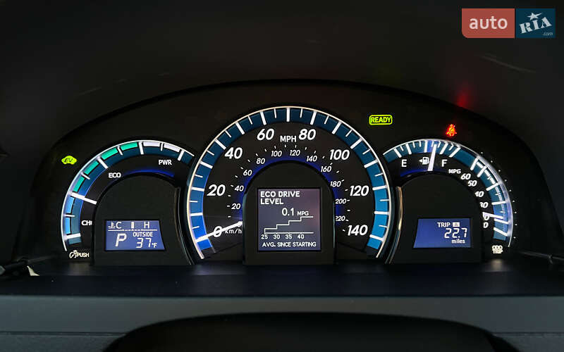 Седан Toyota Camry 2013 в Львові