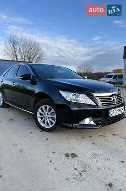 Седан Toyota Camry 2013 в Умані