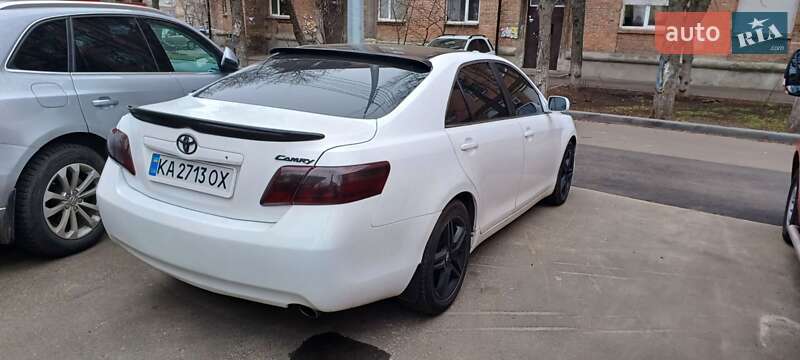 Седан Toyota Camry 2006 в Києві