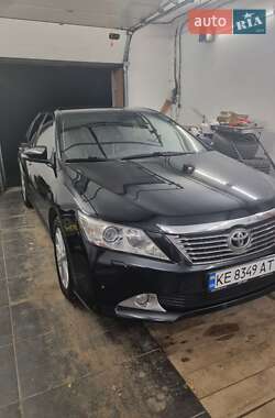 Седан Toyota Camry 2014 в Дніпрі
