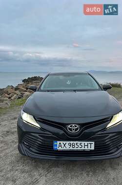 Седан Toyota Camry 2019 в Лозовій