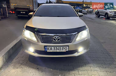 Седан Toyota Camry 2012 в Киеве