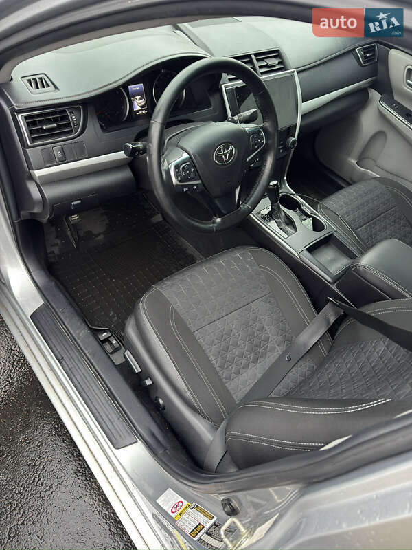 Седан Toyota Camry 2014 в Чернігові