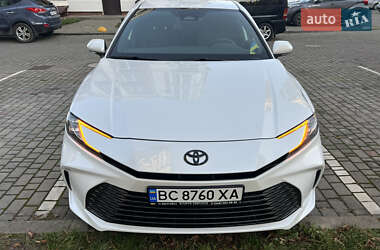 Седан Toyota Camry 2024 в Ивано-Франковске