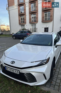 Седан Toyota Camry 2024 в Ивано-Франковске