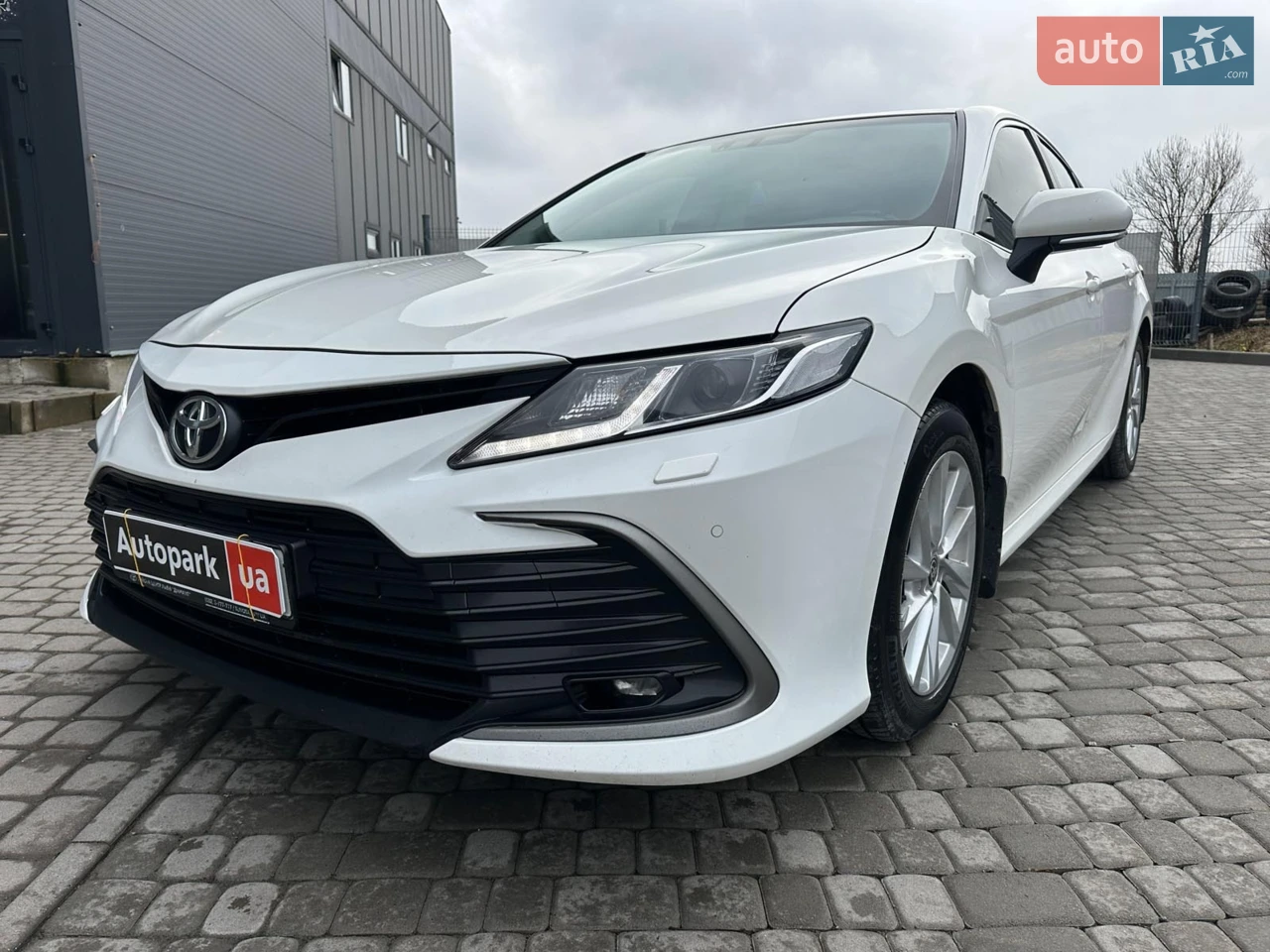 2020 Toyota Camry - мініатюра 16