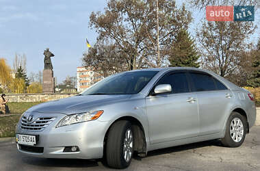 Седан Toyota Camry 2007 в Кременчуге