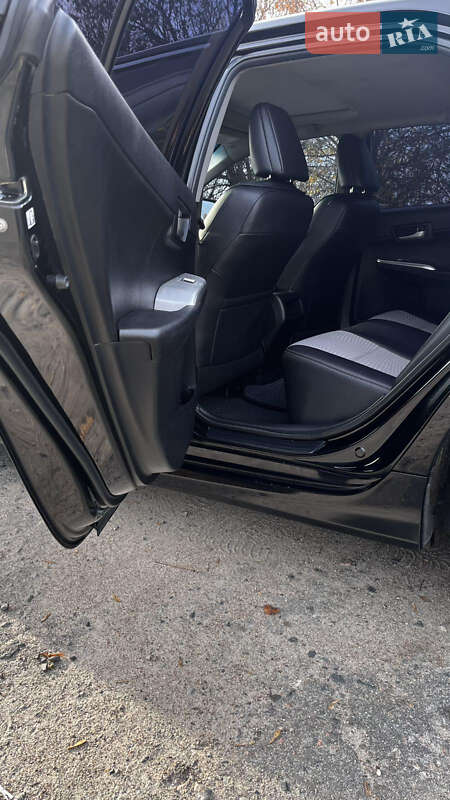 Седан Toyota Camry 2014 в Києві
