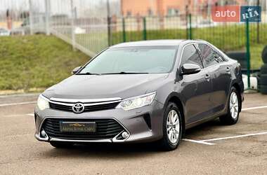 Седан Toyota Camry 2017 в Києві