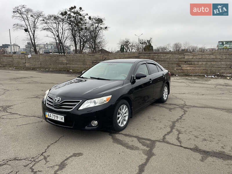 Toyota Camry 2011