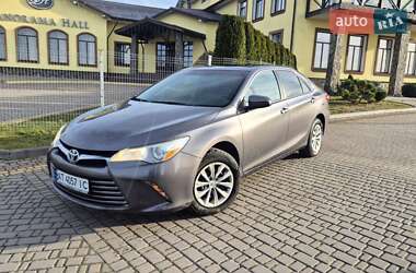 Седан Toyota Camry 2016 в Львові