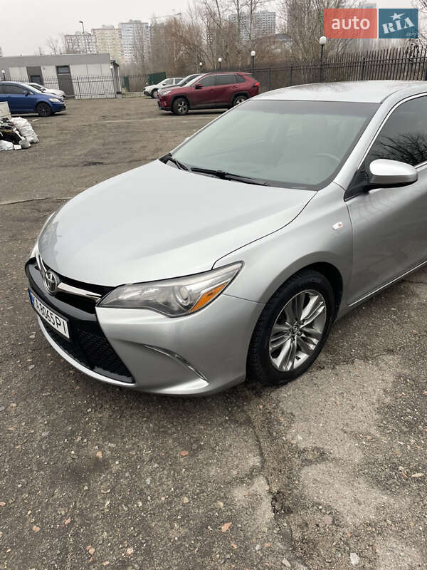 Седан Toyota Camry 2015 в Києві