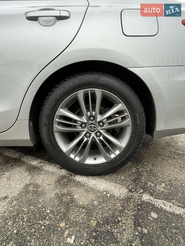 Седан Toyota Camry 2015 в Києві
