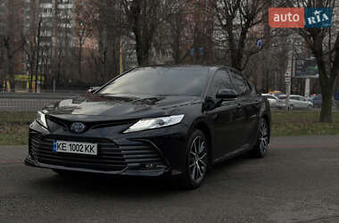 Седан Toyota Camry 2024 в Дніпрі
