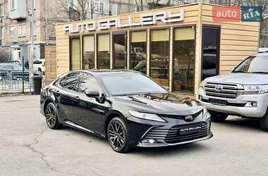 Седан Toyota Camry 2023 в Києві