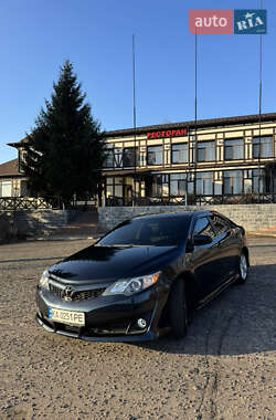 Седан Toyota Camry 2013 в Глухове