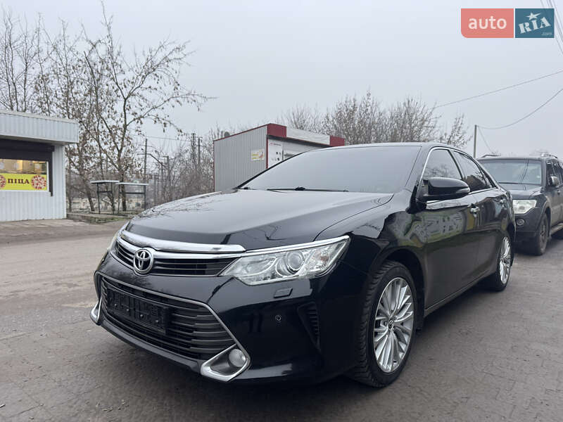 Toyota Camry 2015