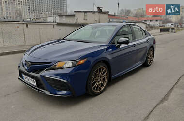 Седан Toyota Camry 2023 в Києві
