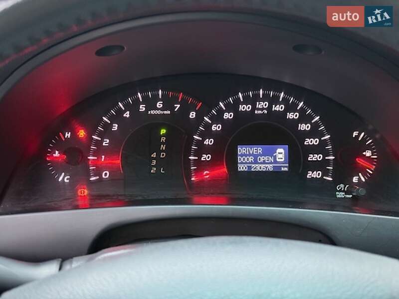 Седан Toyota Camry 2008 в Києві