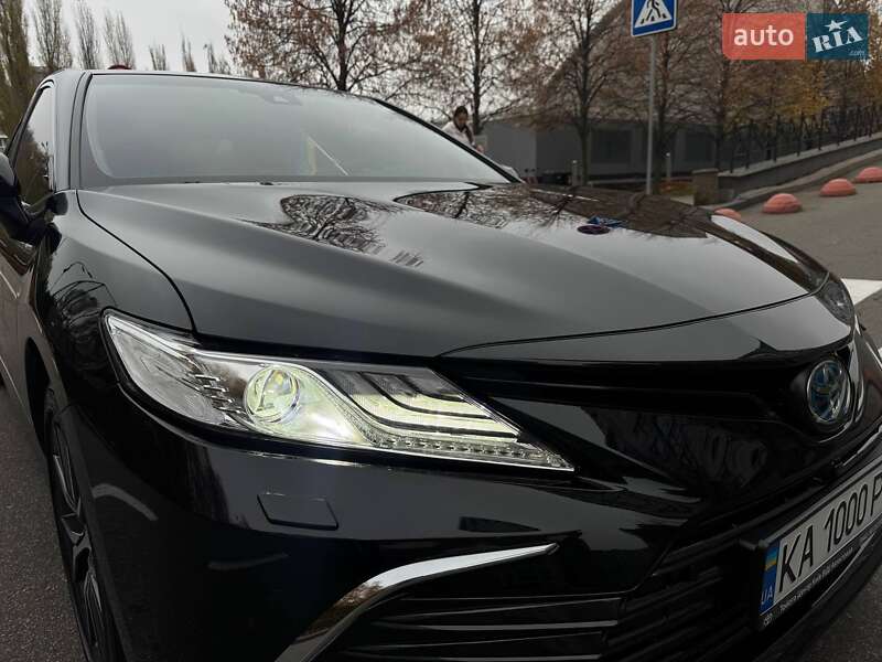 Седан Toyota Camry 2023 в Києві