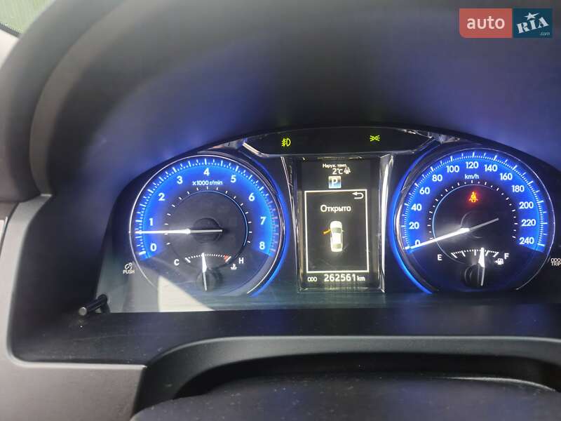 Седан Toyota Camry 2017 в Полтаве