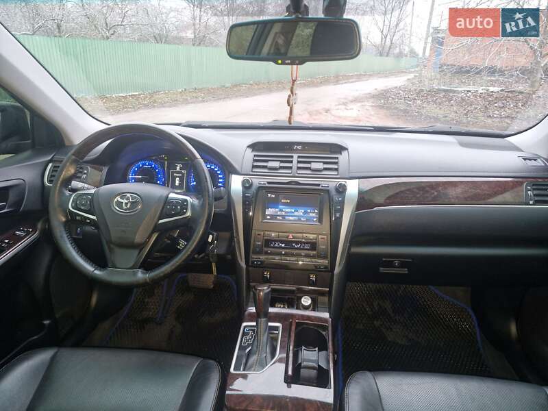 Седан Toyota Camry 2017 в Полтаве