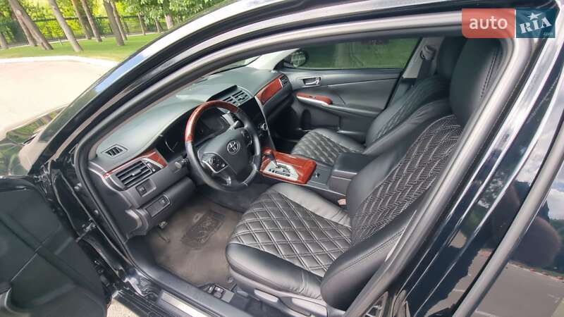 Седан Toyota Camry 2013 в Харкові
