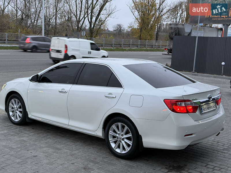 Седан Toyota Camry 2012 в Дніпрі