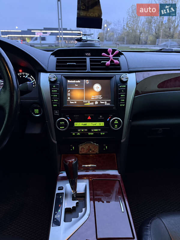 Седан Toyota Camry 2012 в Дніпрі