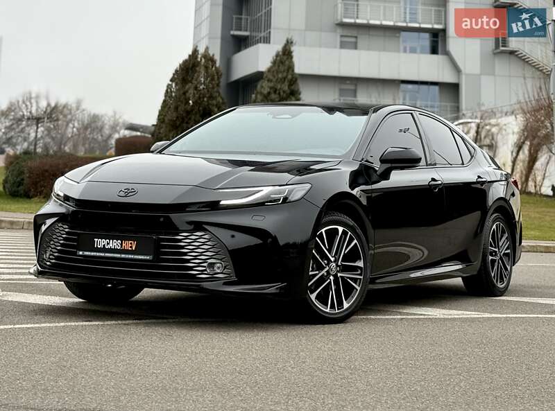 Седан Toyota Camry 2024 в Києві