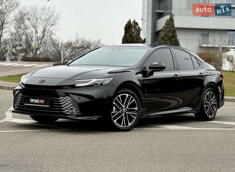 Седан Toyota Camry 2024 в Києві