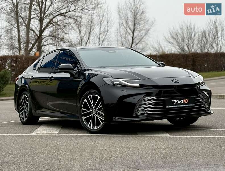 Седан Toyota Camry 2024 в Києві
